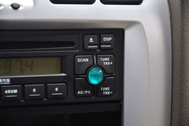 2012款华泰圣达菲2.0L手动两驱豪华型