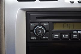 2012款华泰圣达菲2.0L手动两驱豪华型