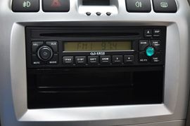 2012款华泰圣达菲2.0L手动两驱豪华型