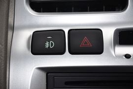 2012款华泰圣达菲2.0L手动两驱豪华型