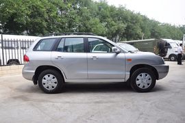 2012款华泰圣达菲2.0L手动两驱舒适型