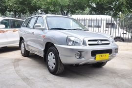 2012款华泰圣达菲2.0L手动两驱舒适型