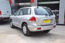 2012款华泰圣达菲2.0L手动两驱舒适型