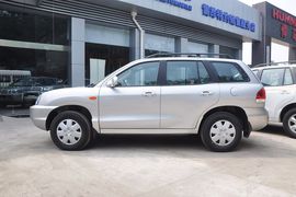 2012款华泰圣达菲2.0L手动两驱舒适型