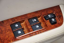 2012款广汽传祺2.0L自动豪华版