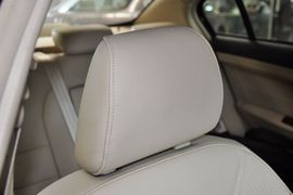 2012款广汽传祺2.0L自动豪华版