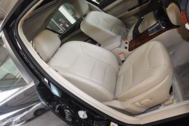 2012款广汽传祺2.0L自动豪华版