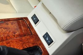 2012款广汽传祺2.0L自动豪华版