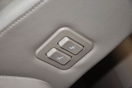 2012款广汽传祺2.0L自动豪华版