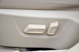 2012款广汽传祺2.0L自动豪华版