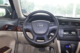 2012款广汽传祺2.0L自动豪华版