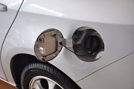 2012款江淮和悦1.5L手动尊逸型