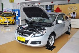 2012款江淮和悦1.5L手动尊逸型