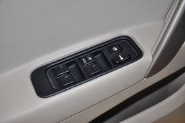 2012款江淮和悦1.5L手动尊逸型