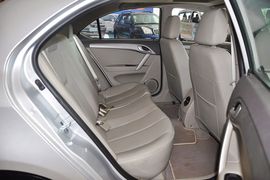 2012款江淮和悦1.5L手动尊逸型