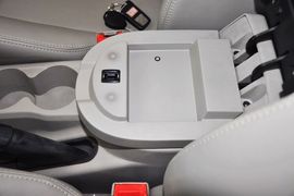 2012款江淮和悦1.5L手动尊逸型