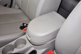 2012款江淮和悦1.5L手动尊逸型