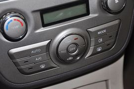 2012款江淮和悦1.5L手动尊逸型