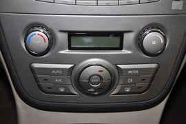 2012款江淮和悦1.5L手动尊逸型