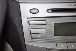 2012款江淮和悦1.5L手动尊逸型