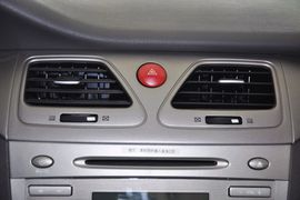 2012款江淮和悦1.5L手动尊逸型