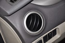 2012款江淮和悦1.5L手动尊逸型