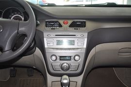 2012款江淮和悦1.5L手动尊逸型