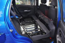 2012款宝骏乐驰1.2L手动活力型