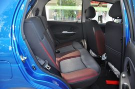 2012款宝骏乐驰1.2L手动活力型
