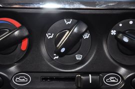 2012款宝骏乐驰1.2L手动活力型