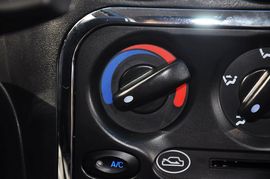 2012款宝骏乐驰1.2L手动活力型