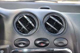 2012款宝骏乐驰1.2L手动活力型