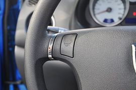 2012款宝骏乐驰1.2L手动活力型