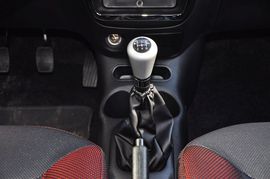 2012款宝骏乐驰1.2L手动活力型