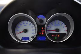 2012款宝骏乐驰1.2L手动活力型