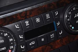 2011款奔驰R300L豪华型