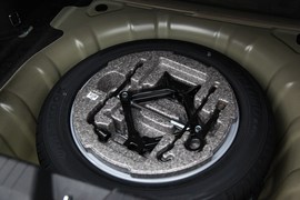 2012款起亚凯尊2.4L商务型实拍