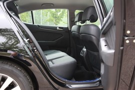 2012款起亚凯尊2.4L商务型实拍