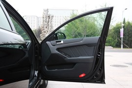 2012款起亚凯尊2.4L商务型实拍