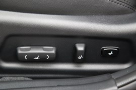 2012款起亚凯尊2.4L商务型实拍