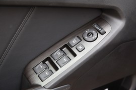 2012款起亚凯尊2.4L商务型实拍