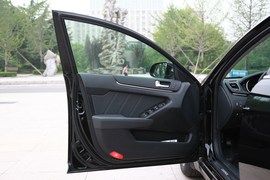 2012款起亚凯尊2.4L商务型实拍