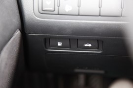 2012款起亚凯尊2.4L商务型实拍