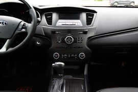 2012款起亚凯尊2.4L商务型实拍