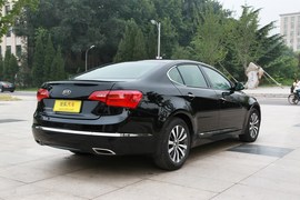 2012款起亚凯尊2.4L商务型实拍