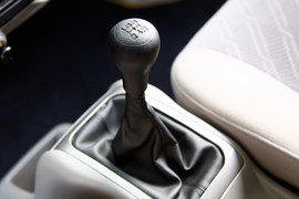 2012款上汽通用五菱荣光升级版1.5L试驾实拍