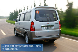 2012款上汽通用五菱荣光升级版1.5L试驾实拍