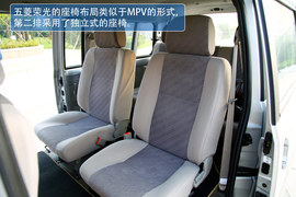 2012款上汽通用五菱荣光升级版1.5L试驾实拍