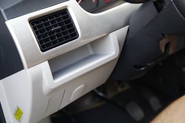 2012款上汽通用五菱荣光升级版1.5L试驾实拍