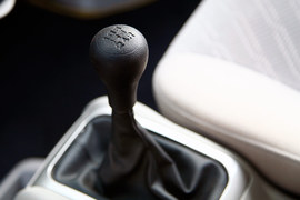 2012款上汽通用五菱荣光升级版1.5L试驾实拍